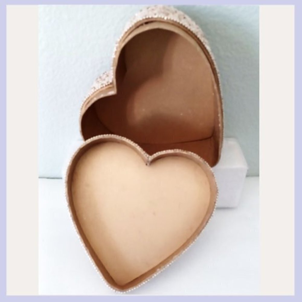 🌸✨ Adorable Bling Flower Keepsake Box – Perfect Gift & Storage ✨🌸 - Picture 6 of 7